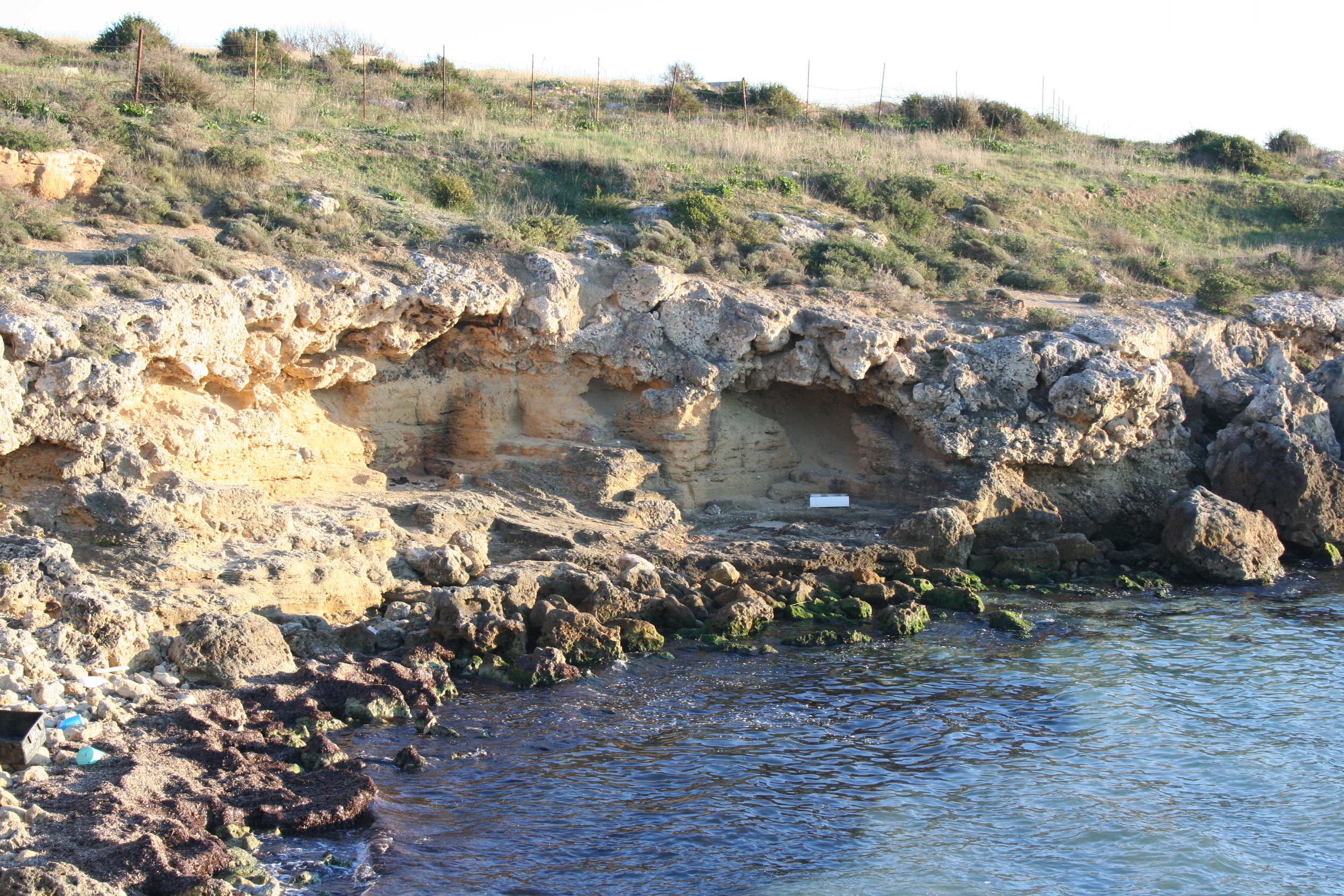 La successione dei depositi dei terrazzi marini del Pleistocene Medio e Superiore -Tirreniano (Tarentiano)  lungo la costa a sud del capoluogo Jonico